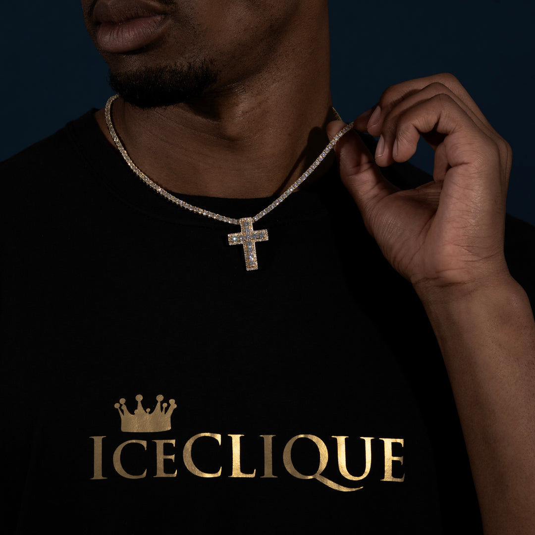 Round Cut Cross Pendant - Moissanite & S925 - ICECLIQUE JEWELRY