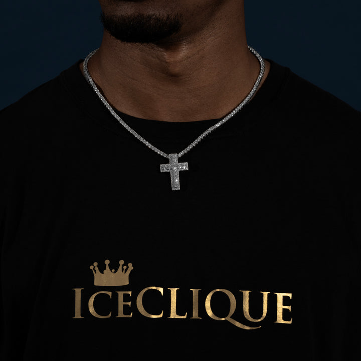 Round Cut Cross Pendant - Moissanite & S925 - ICECLIQUE JEWELRY