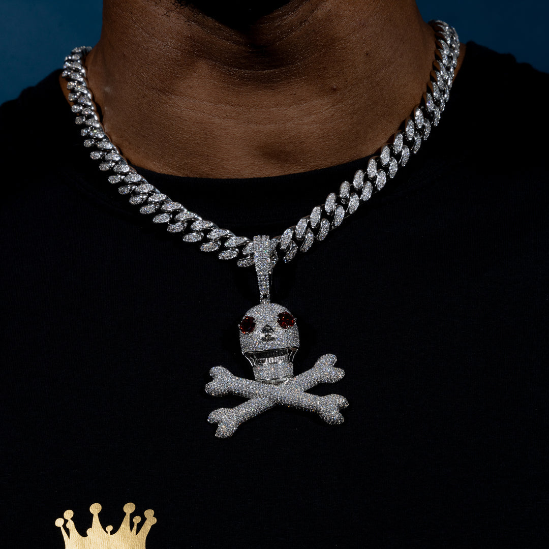 Pirate Skull Pendant - ICECLIQUE JEWELRY