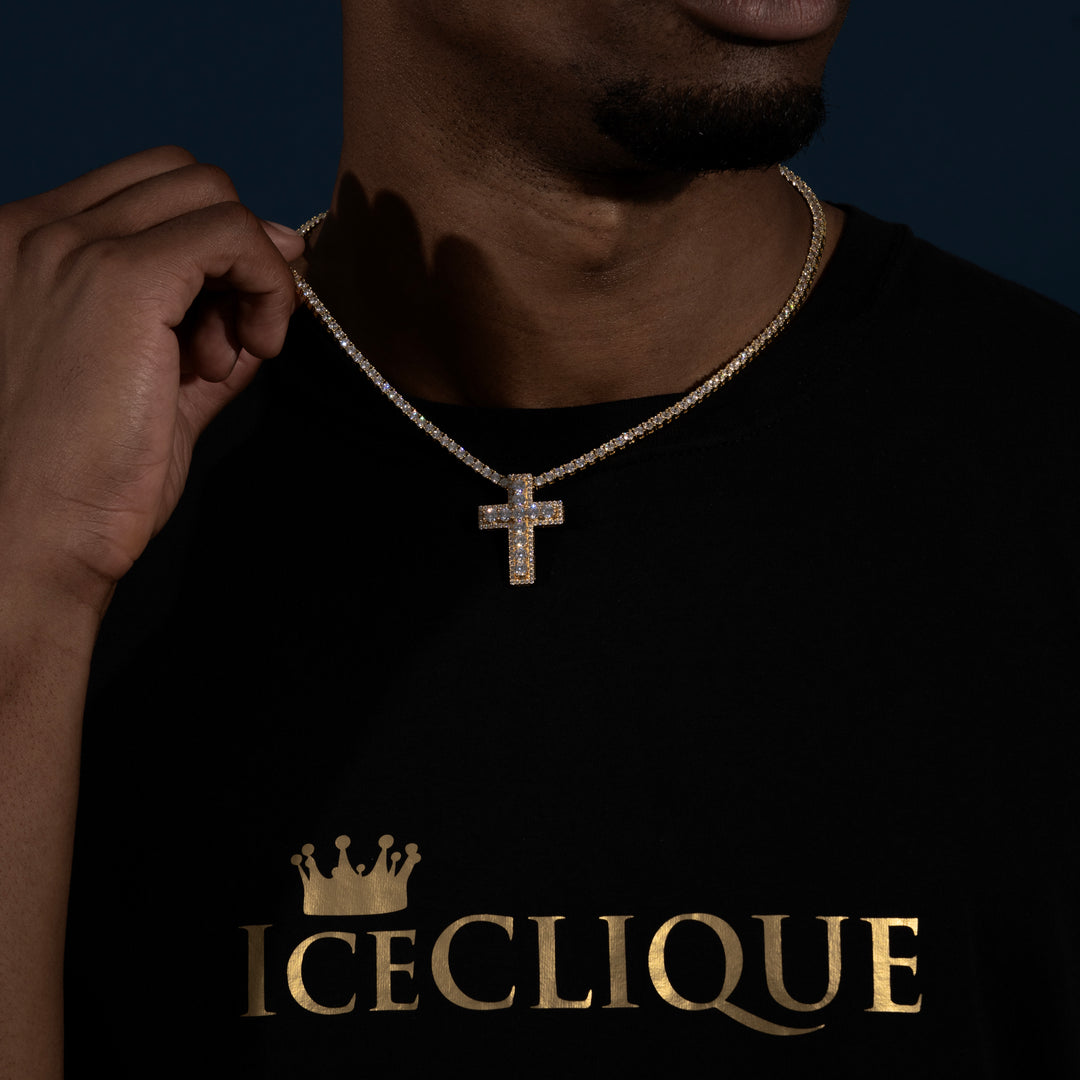 Round Cut Cross Pendant - Moissanite & S925