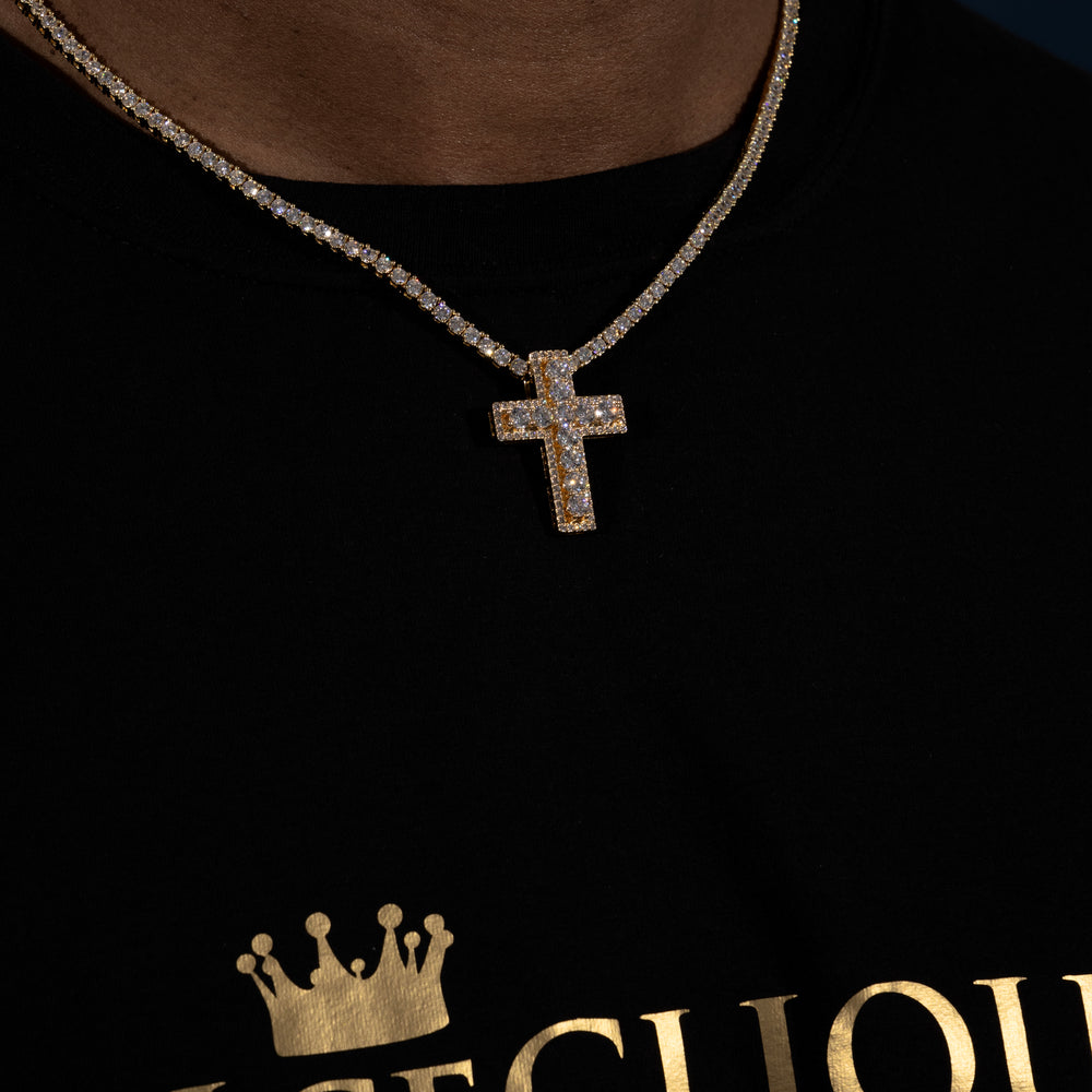 Round Cut Cross Pendant - Moissanite & S925 - ICECLIQUE JEWELRY 