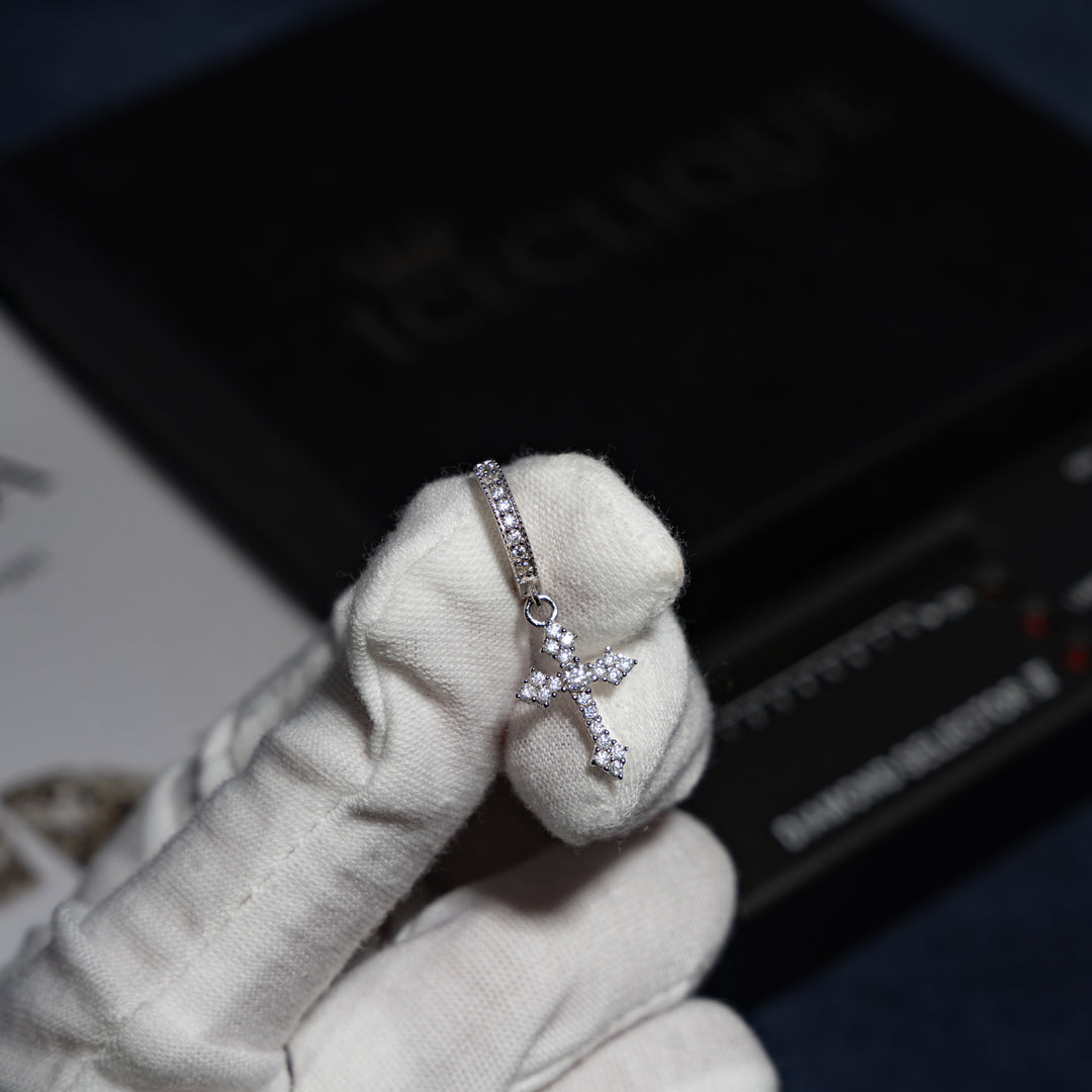 VVS1 0.64ct Cross Earrings - Moissanite & S925