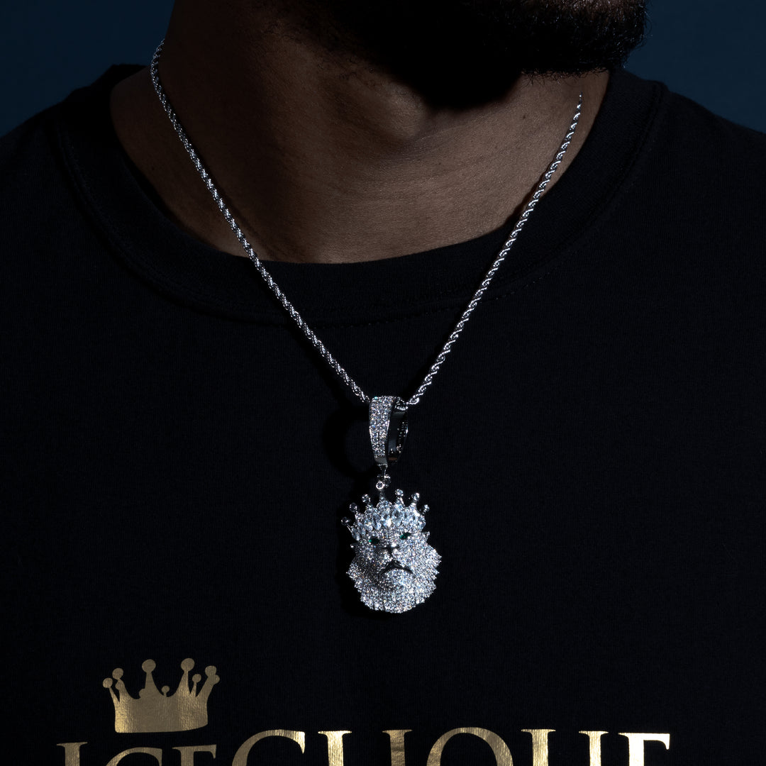 Crowned Lion Pendant - ICECLIQUE JEWELRY 