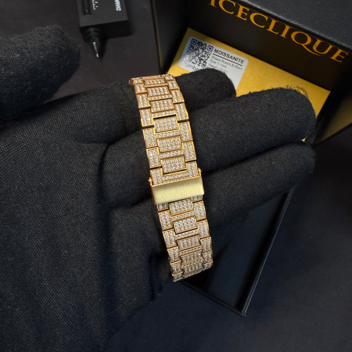 Fully Iced VVS1 Miami Watch - Moissanite - Gold